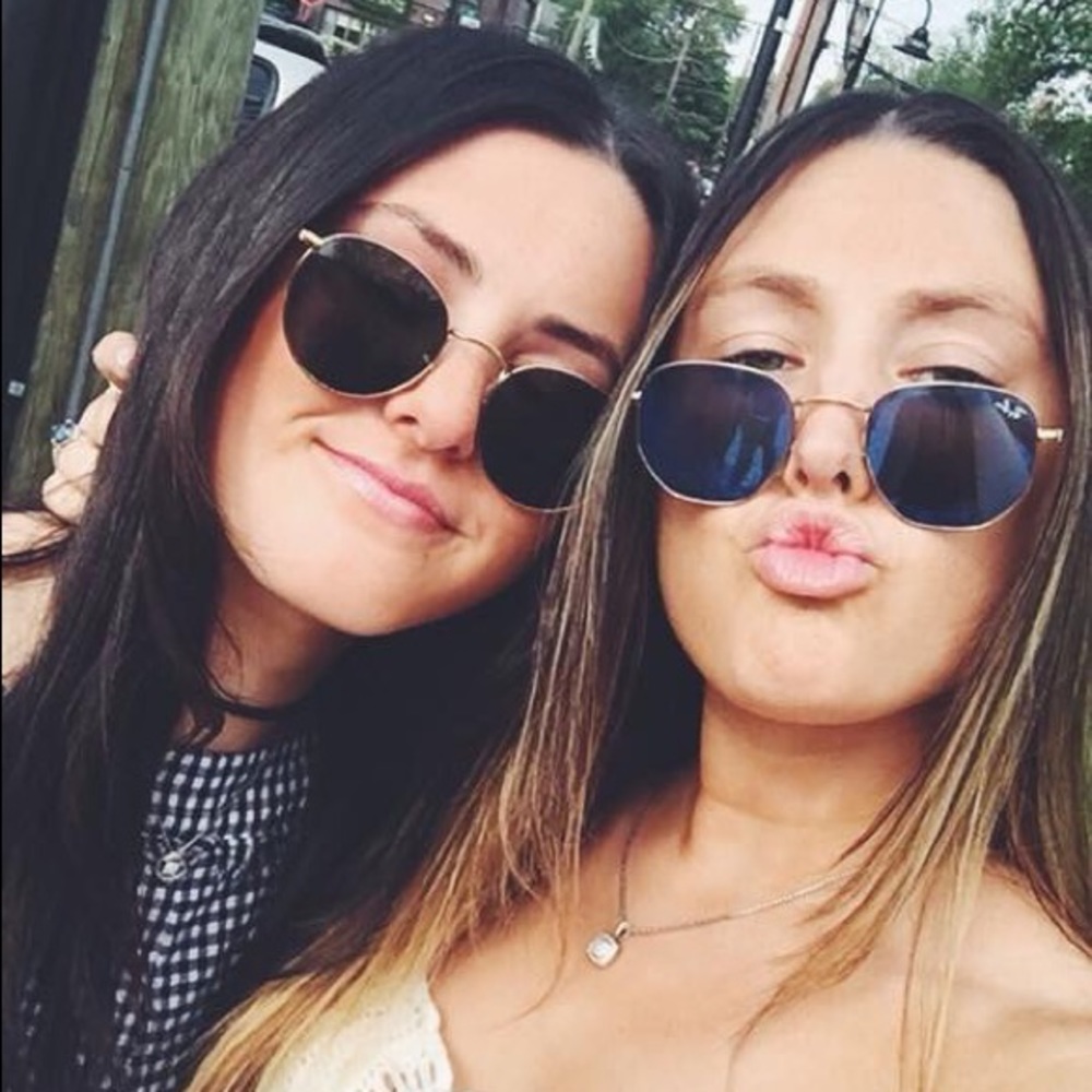 Meet your Posher, Zoe